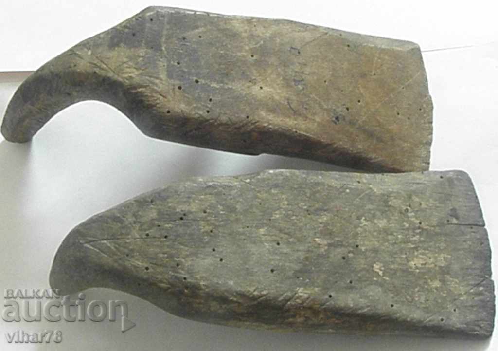 Auction  A LOT OF TWO OLD PALAMARKS