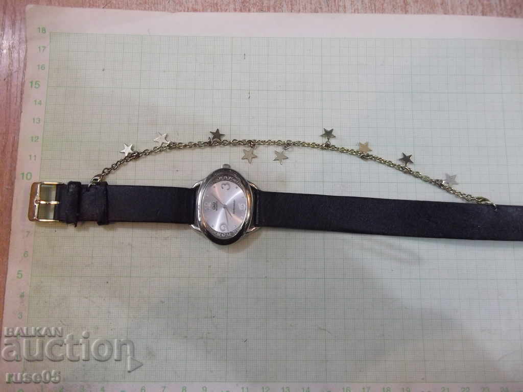 Аукцион Часовник "Q & Q" дамски кварцов с каишка работещ Аукцион Часовник "Q & Q" дамски кварцов с каишка работещ