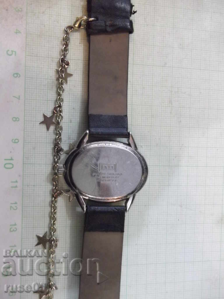 Доставка на Часовник "Q & Q" дамски кварцов с каишка работещ Доставка на Часовник "Q & Q" дамски кварцов с каишка работещ