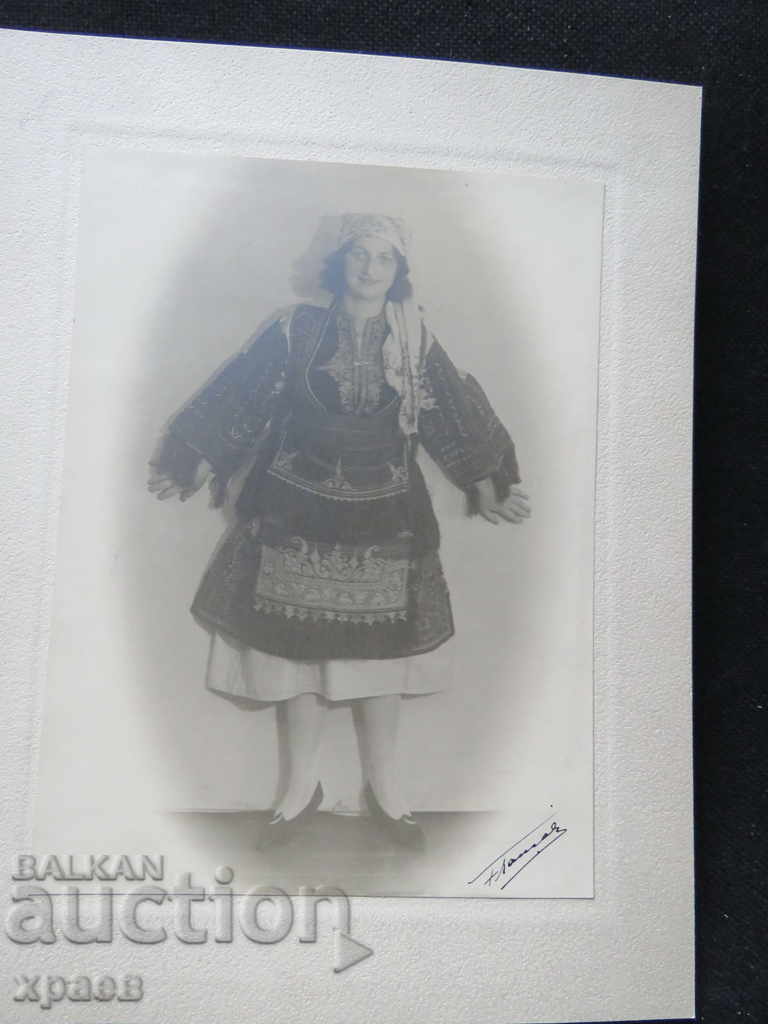 СТАРА ФОТОГРАФИЯ - КАРТОН - ОТЛИЧНА - ГОЛЯМА 065 с цена 39.99 лв. | € 20.45 СТАРА ФОТОГРАФИЯ - КАРТОН - ОТЛИЧНА - ГОЛЯМА 065 с цена 39.99 лв. | € 20.45