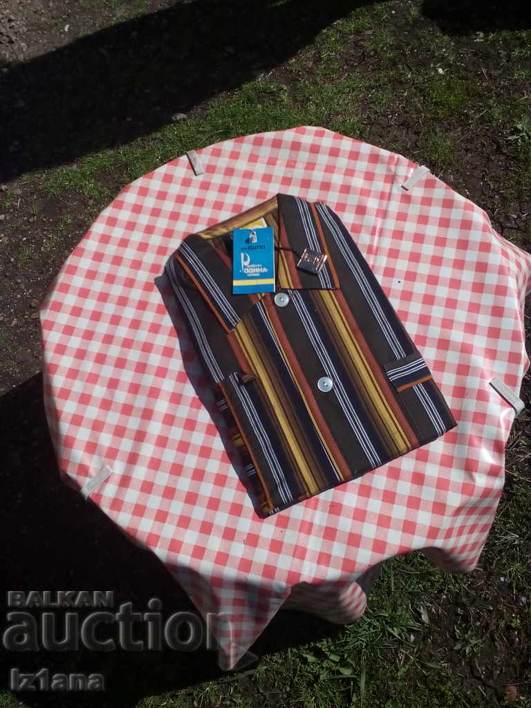 Pijamale bătrâne cu preț 50.00 BGN | € 25.56