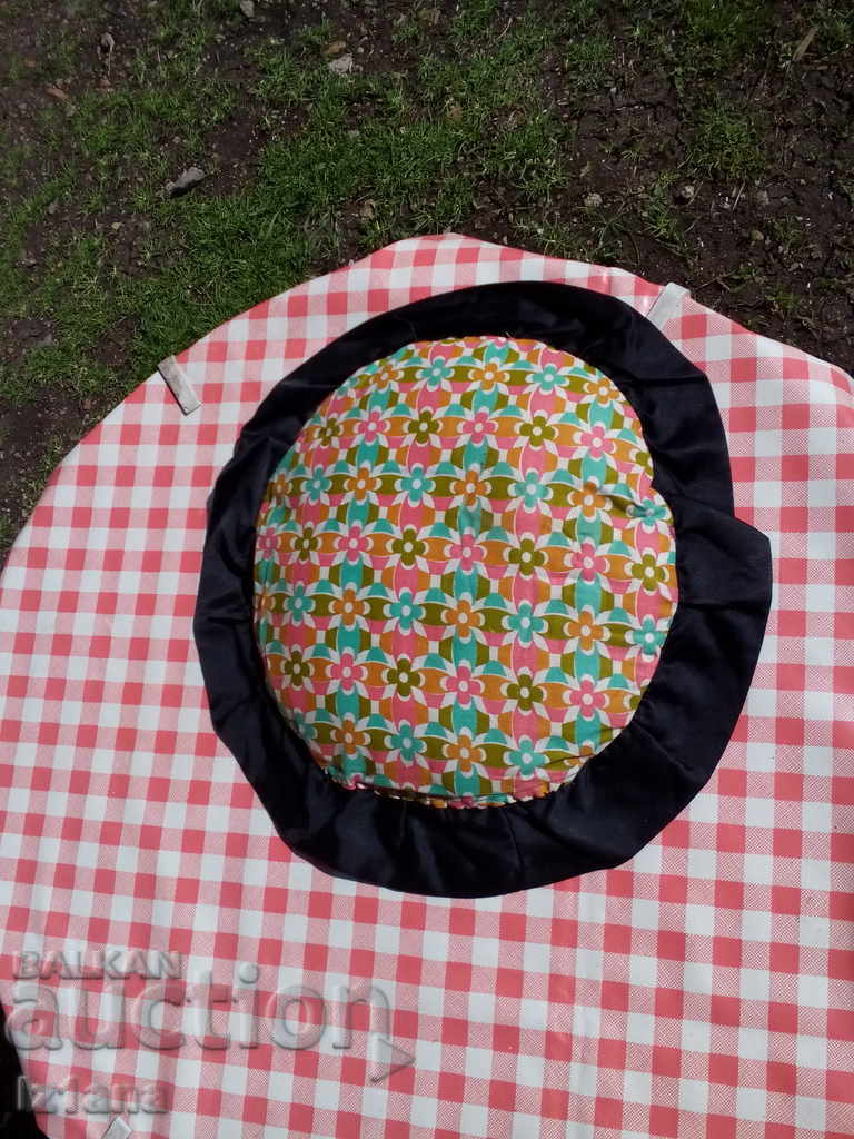 Auction Old chair cushion Auction Old chair cushion