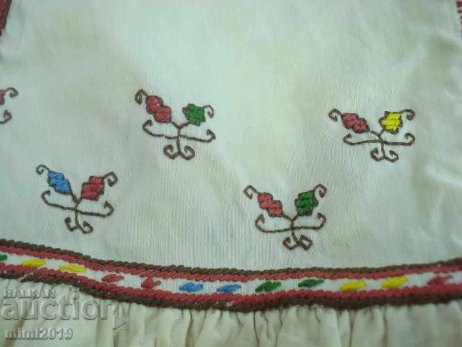 Auction Old children's dress - hand embroidery, folk motifs Auction Old children's dress - hand embroidery, folk motifs