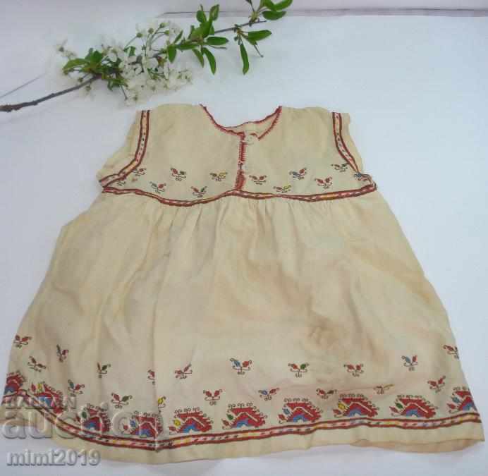 Стара  детска рокля -ръчна бродерия, фолк мотиви
