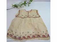 Стара  детска рокля -ръчна бродерия, фолк мотиви