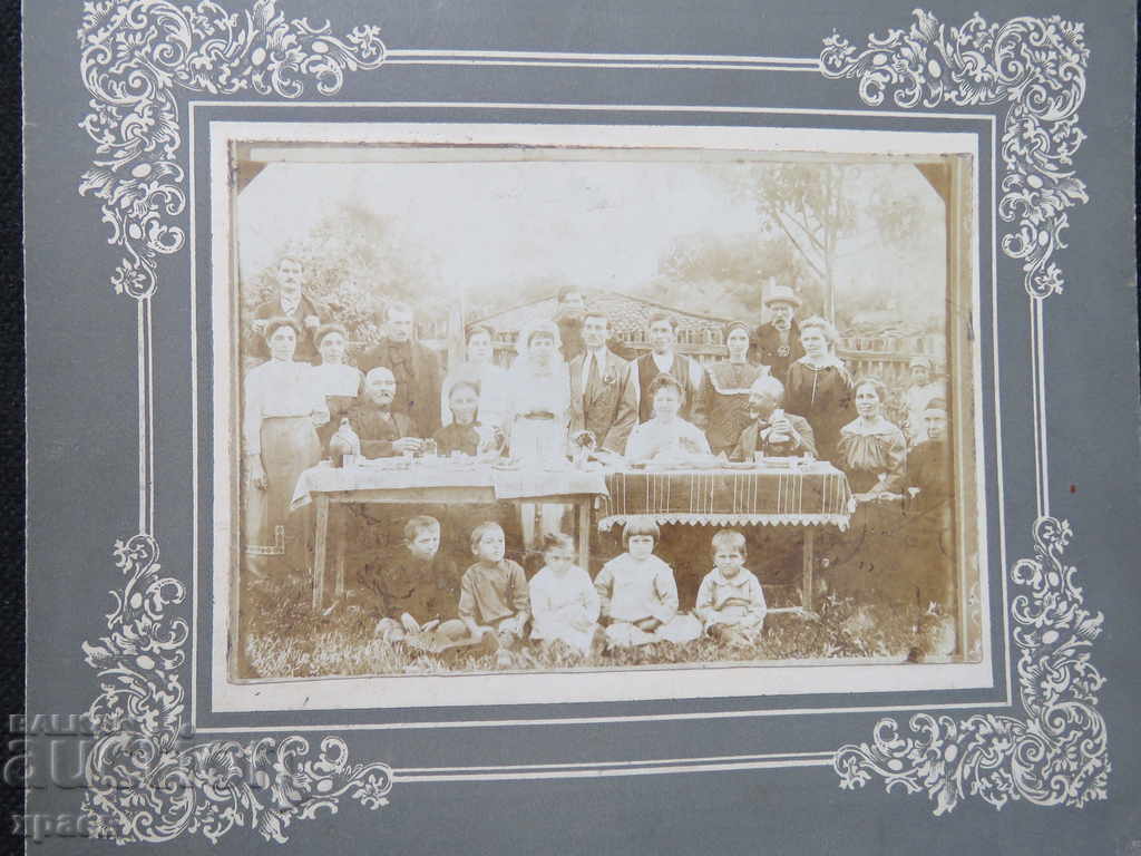 OLD PHOTOGRAPHY - CARDBOARD - LARGE 124