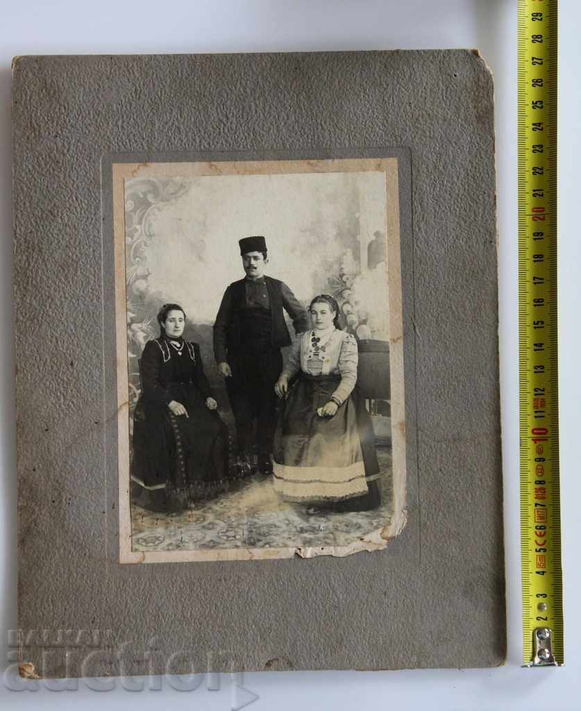 OLD FAMILY PHOTO CARDBOARD PHOTO PRINCIPALITY OF BULGARIA with price 35.00 BGN | € 17.90