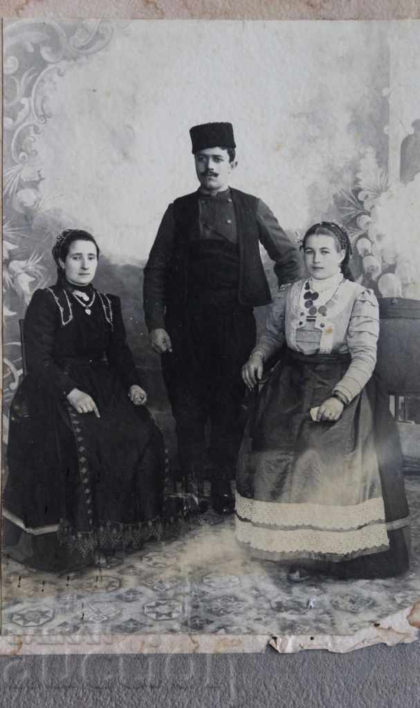 Delivery of OLD FAMILY PHOTO CARDBOARD PHOTO PRINCIPALITY OF BULGARIA