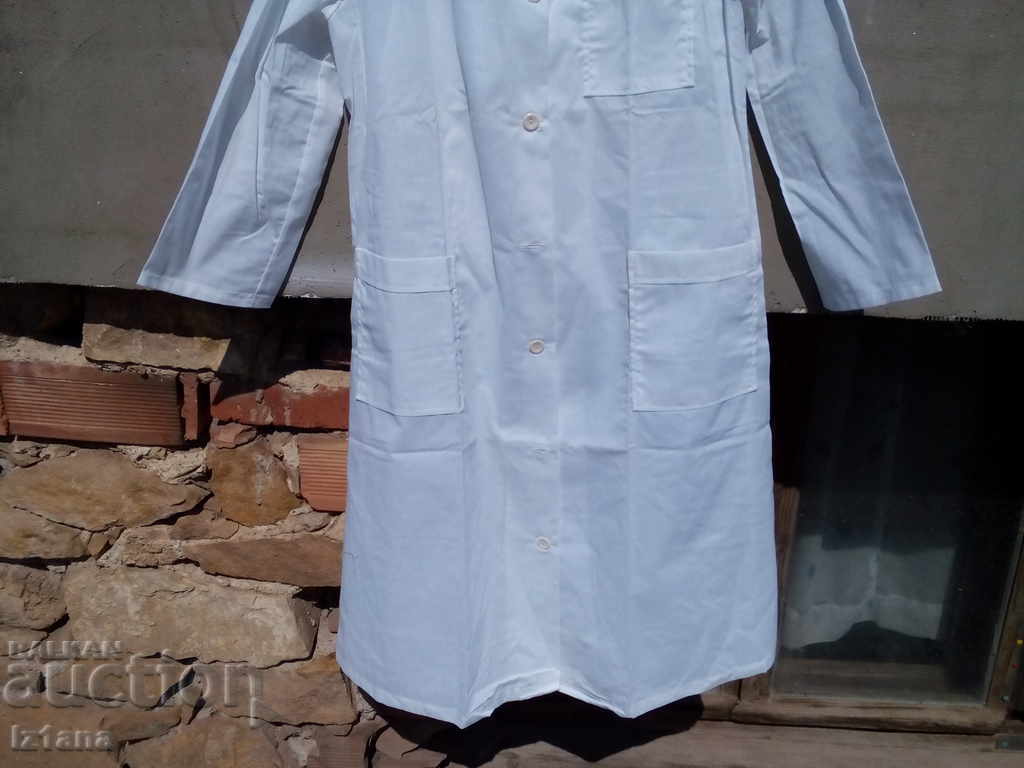 Licitație Șorțul vechi de lucru alb