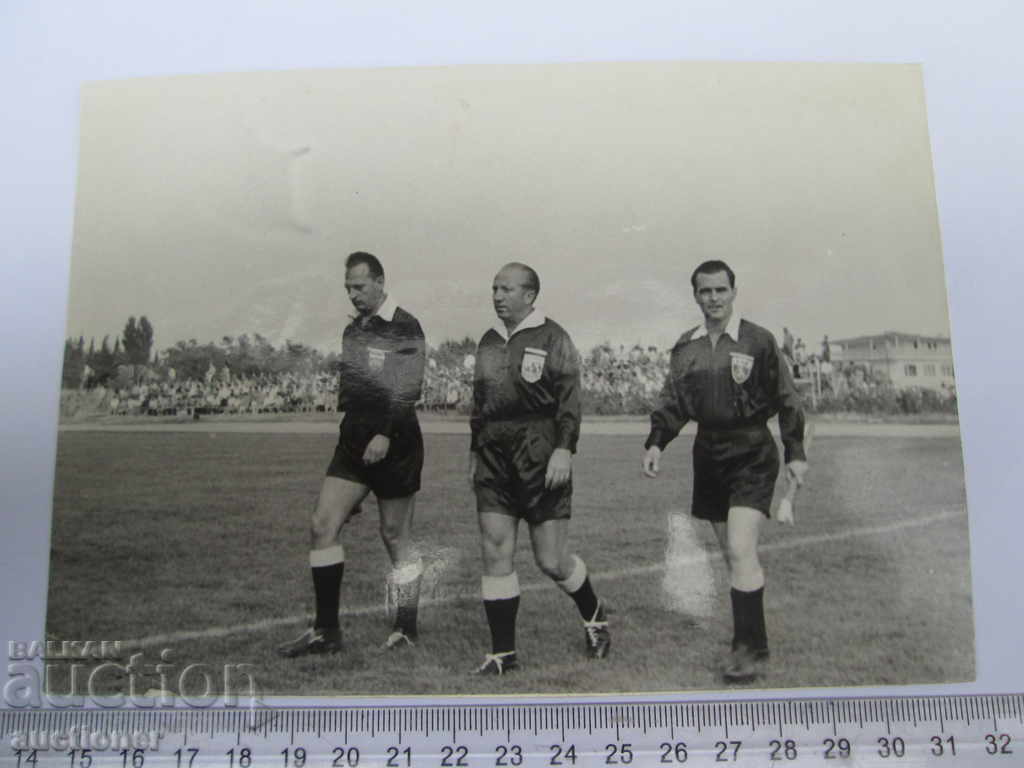 Auction  BEFORE THE GAME ON BEROE ZAGORA, SHEFIELD ENGLAND-1964