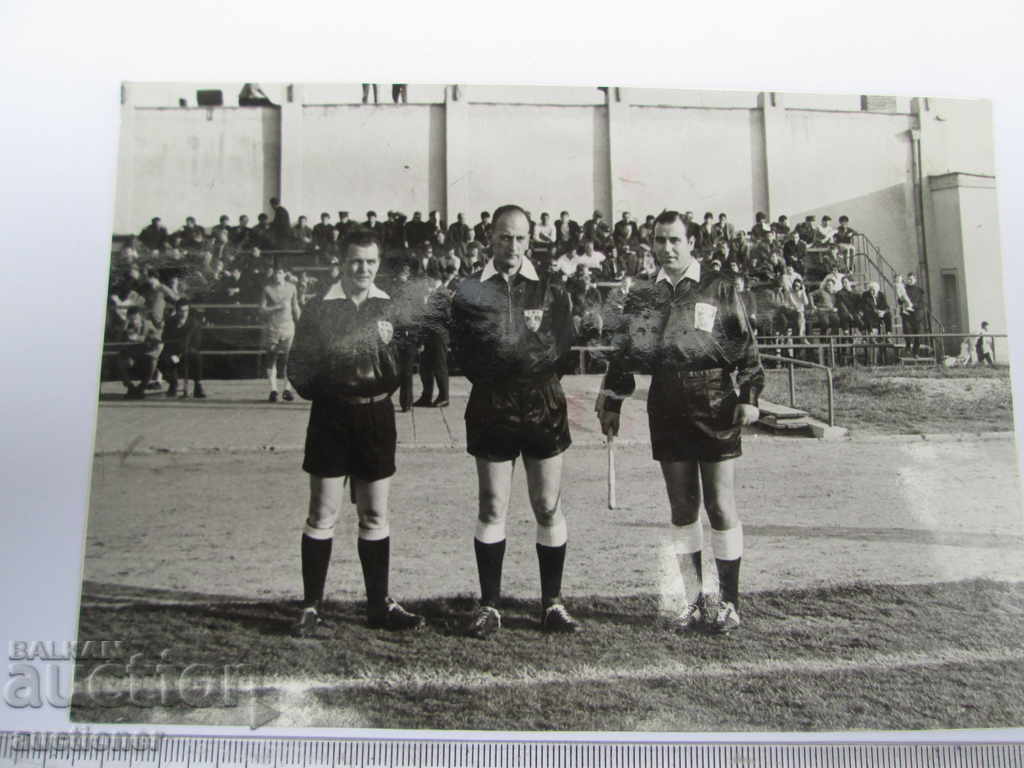 BEFORE THE GAME TAKES ST. ZAGORA-SHEFIELD ENGLAND 1967 with price 20.00 BGN | € 10.23