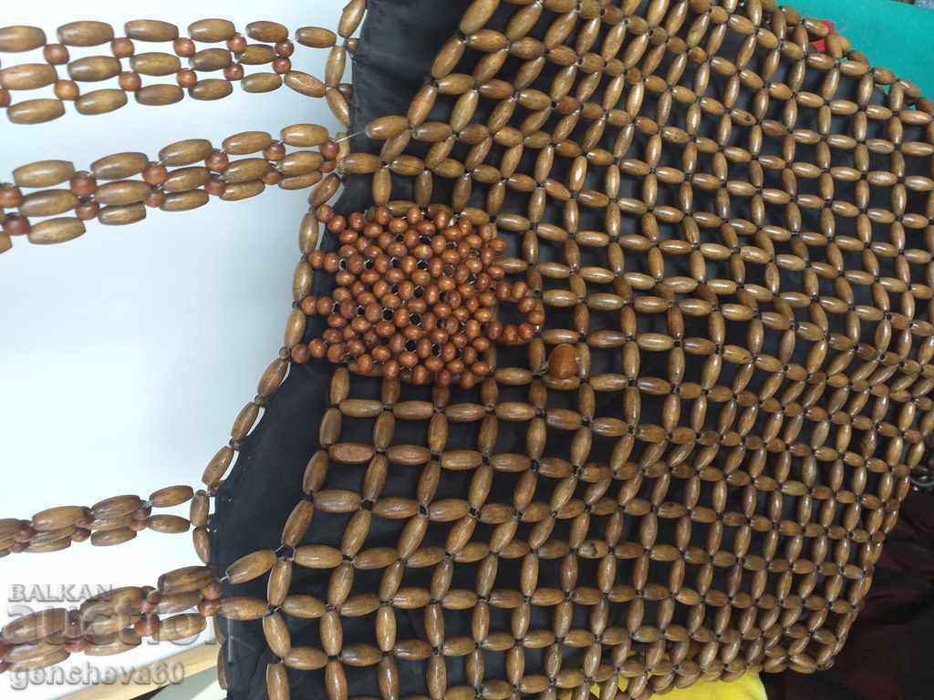 Geantă de damă interesantă din elemente de lemn cu preț € 12.00 | 23.47 BGN