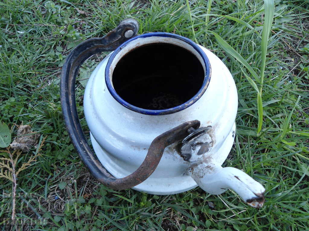 Auction Old enamel teapot Auction Old enamel teapot