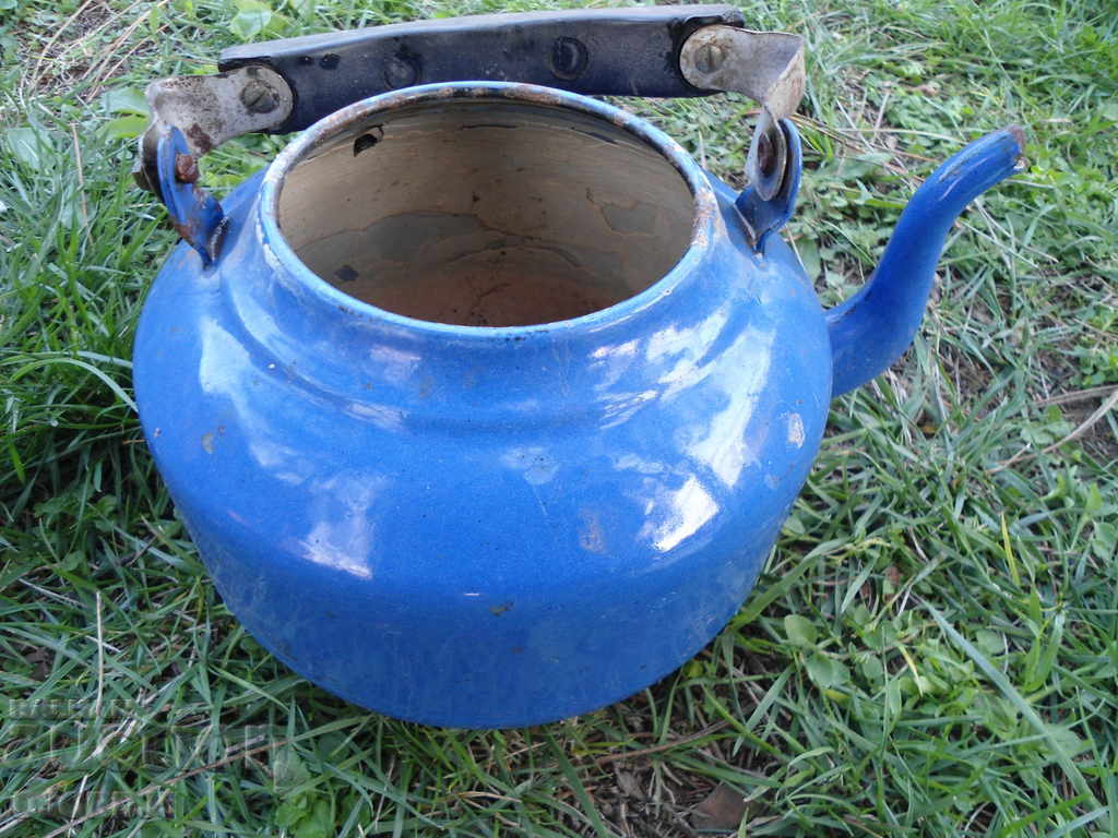 Old enamel teapot with price 5.00 BGN | € 2.56 Old enamel teapot with price 5.00 BGN | € 2.56