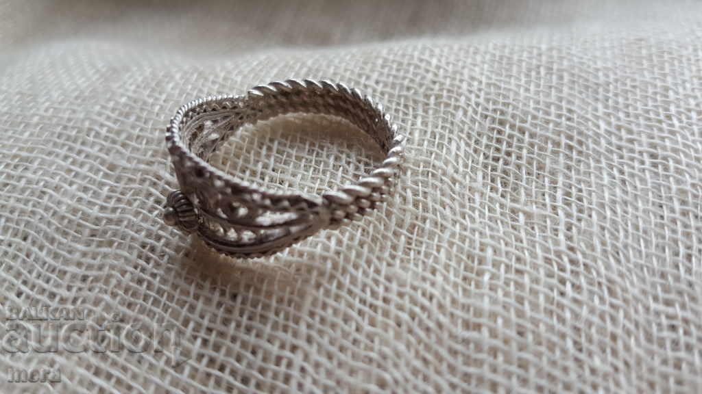 Licitație Inel din filigran argintiu Licitație Inel din filigran argintiu