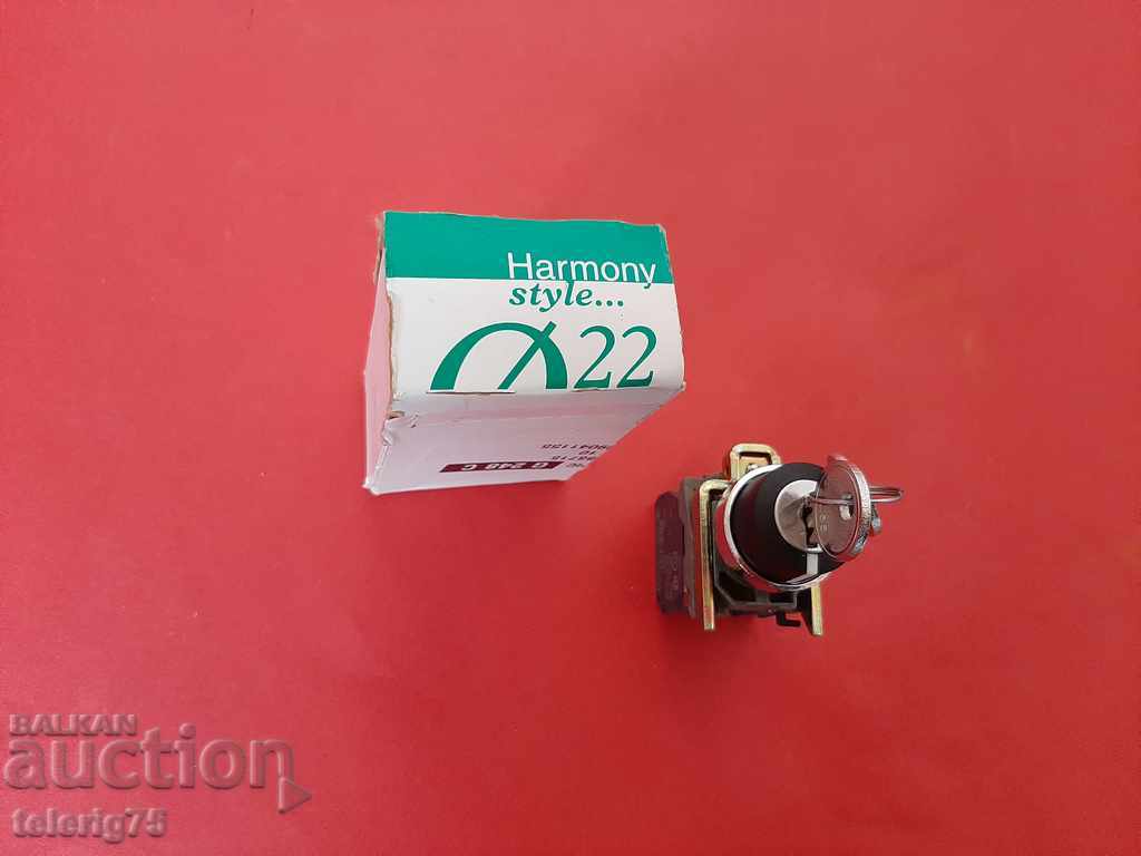 Telemecanique HARMONY XB4BG33 Switch Switch with KEY, 10A with price 25.00 BGN | € 12.78 Telemecanique HARMONY XB4BG33 Switch Switch with KEY, 10A with price 25.00 BGN | € 12.78