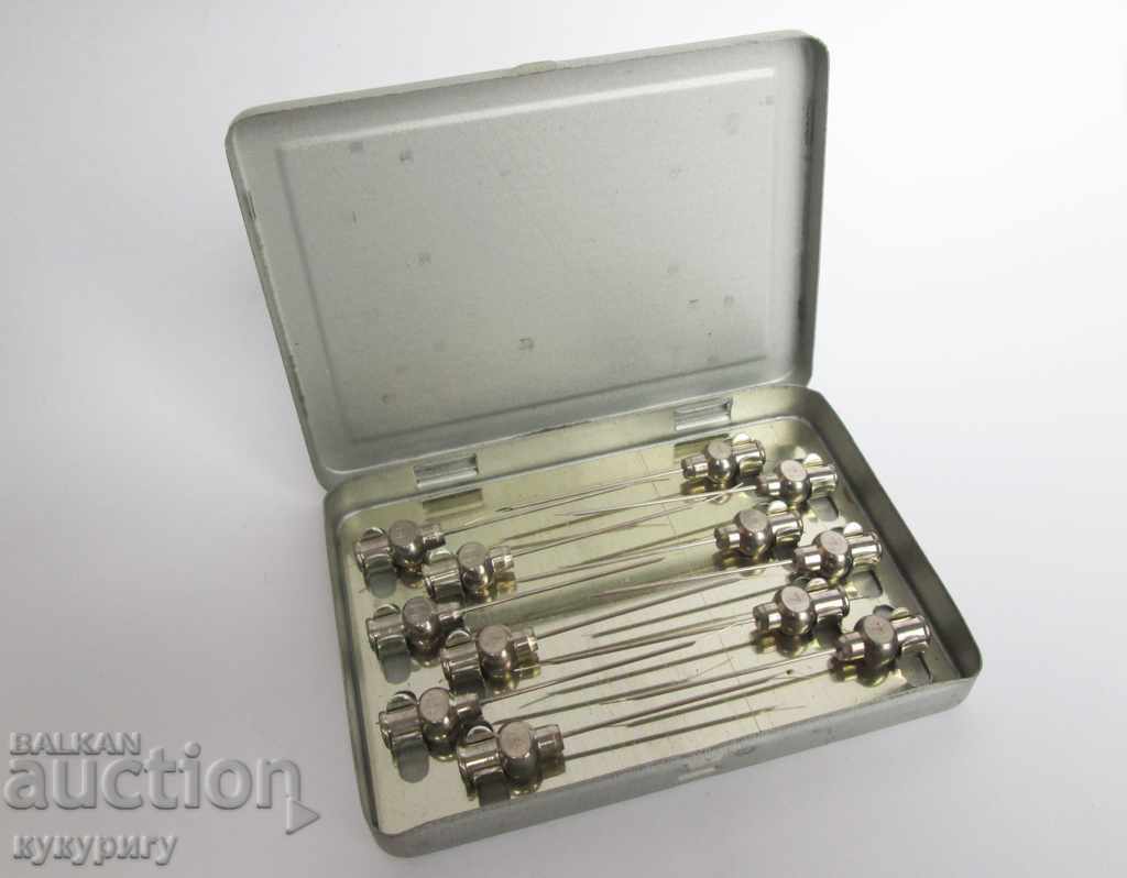 Auction Lot 5 old WWW German metal boxes with medical needles Auction Lot 5 old WWW German metal boxes with medical needles