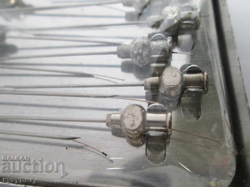 Lot 5 old WWW German metal boxes with medical needles - 5 Lot 5 old WWW German metal boxes with medical needles - 5