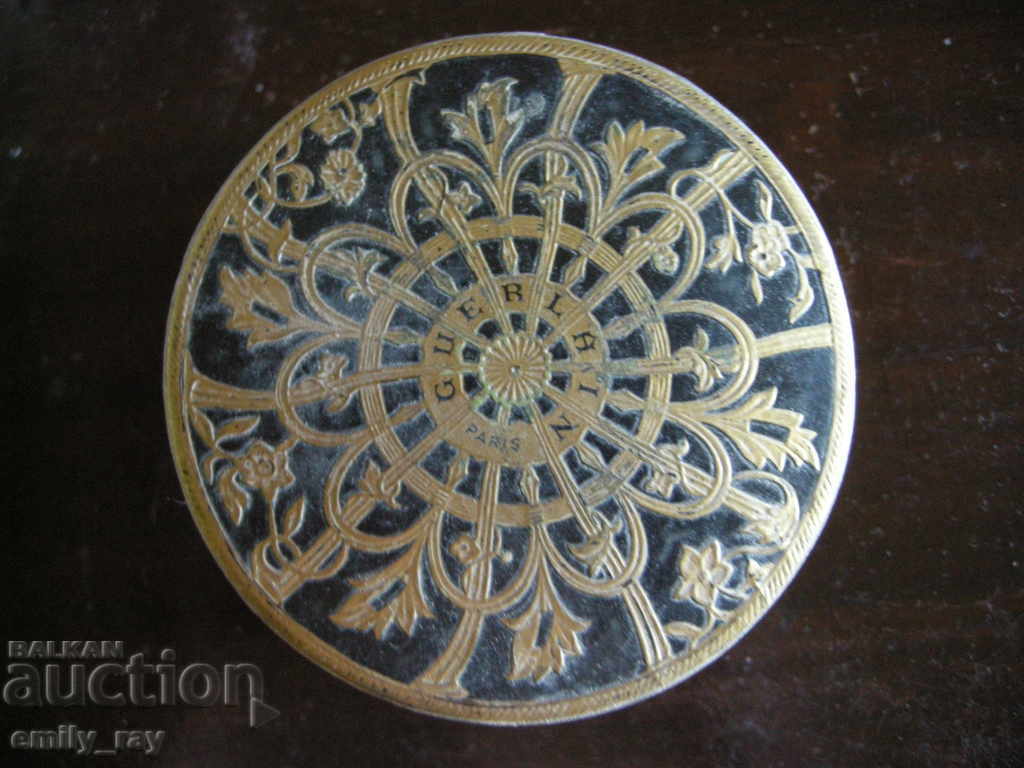 Old boxes of powder, powder - 6 pcs. with price 90.00 BGN | € 46.02 Old boxes of powder, powder - 6 pcs. with price 90.00 BGN | € 46.02