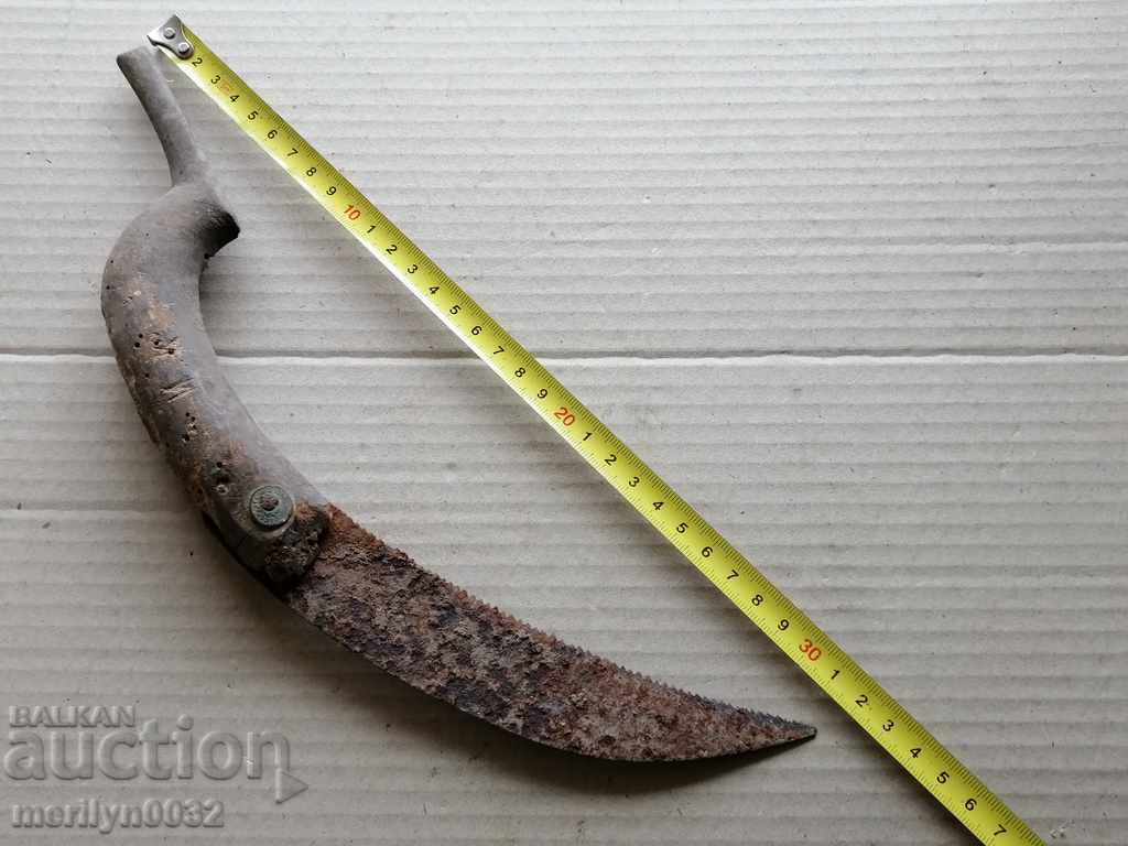 Auction An old vine knife saw Auction An old vine knife saw