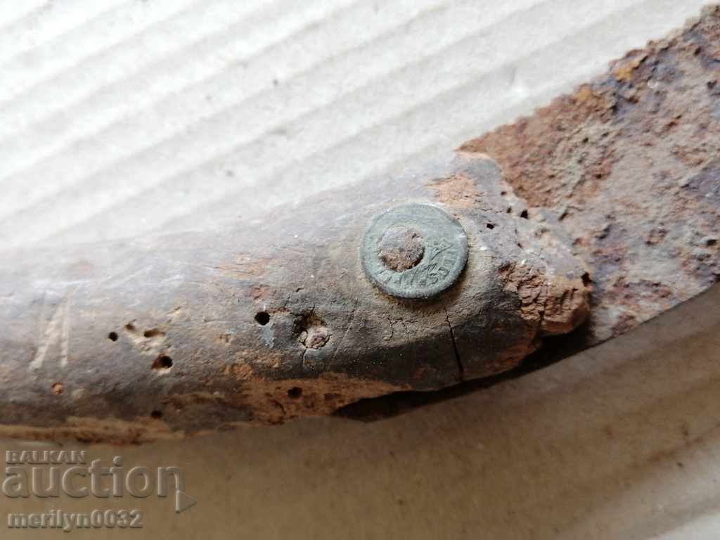 An old vine knife saw - 6 An old vine knife saw - 6