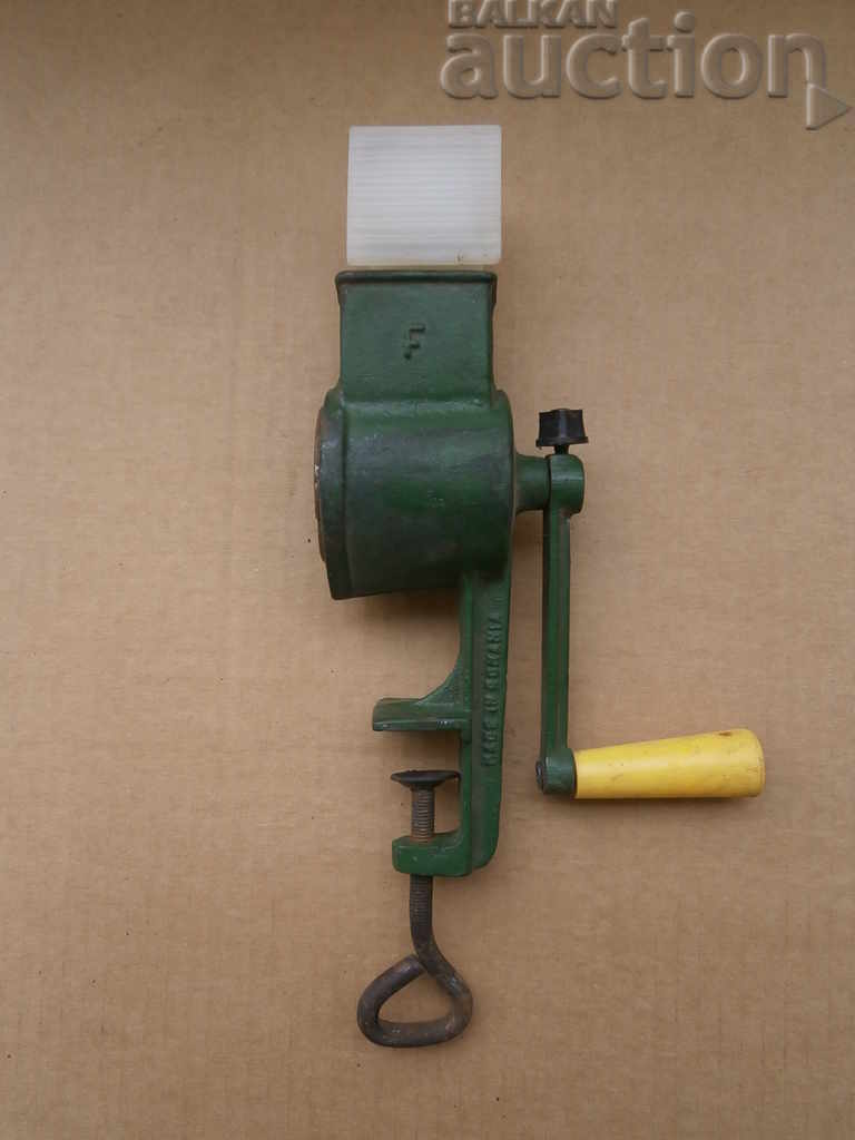 retro cast iron mill grinder for walnuts vintage with price 35.00 BGN | € 17.90 retro cast iron mill grinder for walnuts vintage with price 35.00 BGN | € 17.90