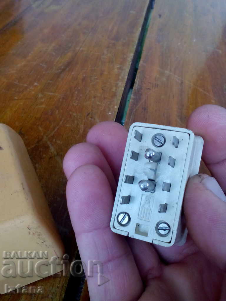 Delivery of Old LAN cable outlet Delivery of Old LAN cable outlet