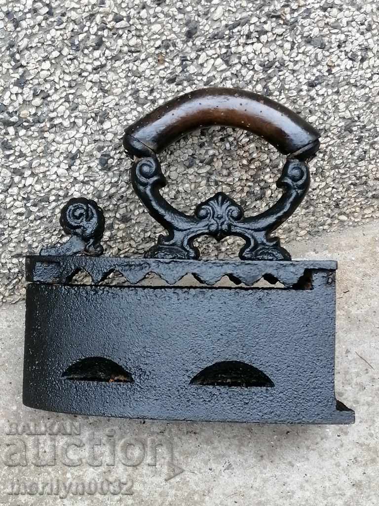 Licitație Fier vechi pe modelul ROSU zest