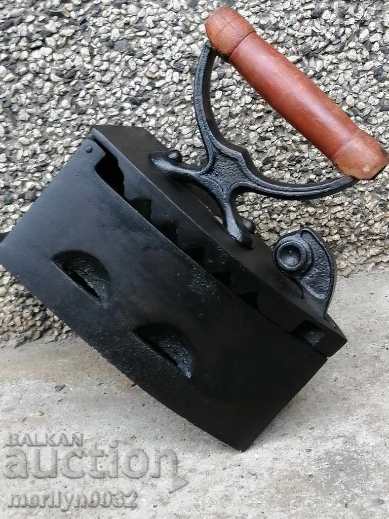 Delivery of Old iron on the zest RED model Delivery of Old iron on the zest RED model