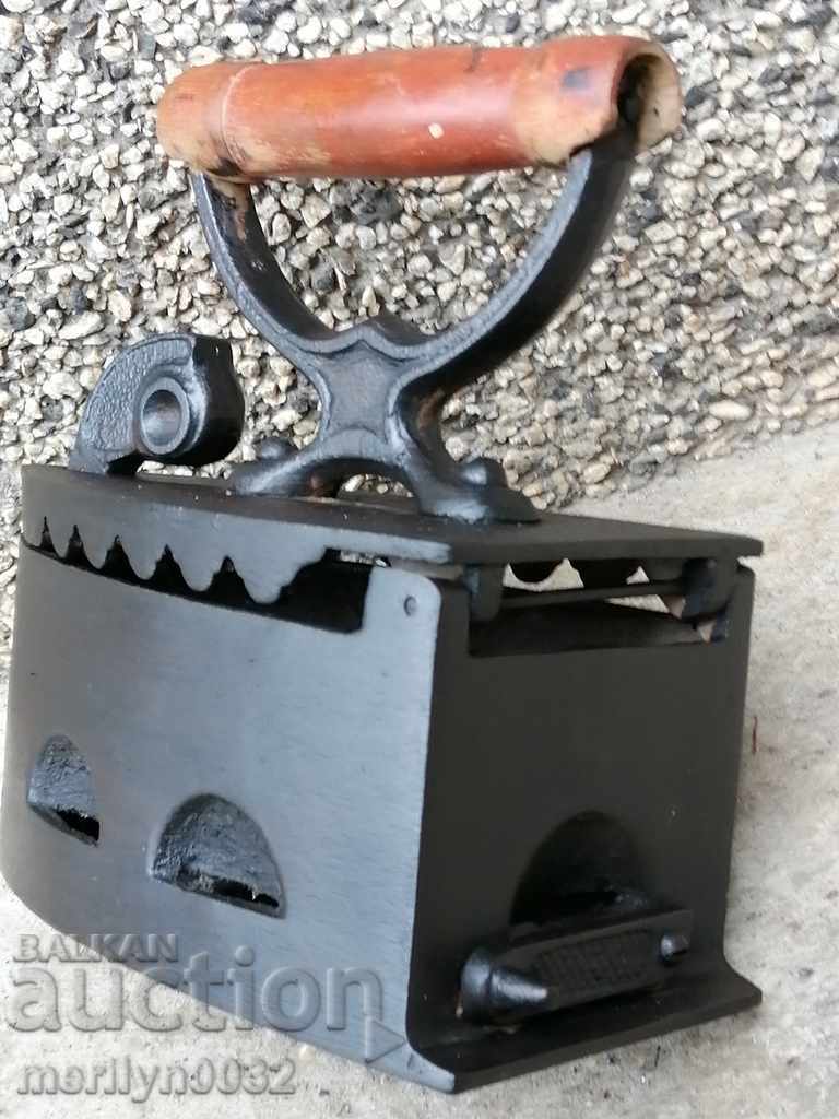 Стара ютия на жар РЯДЪК модел - 5