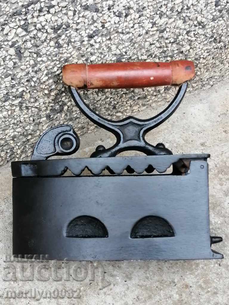 Стара ютия на жар РЯДЪК модел