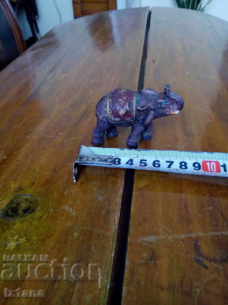 Auction Old elephant souvenir Auction Old elephant souvenir