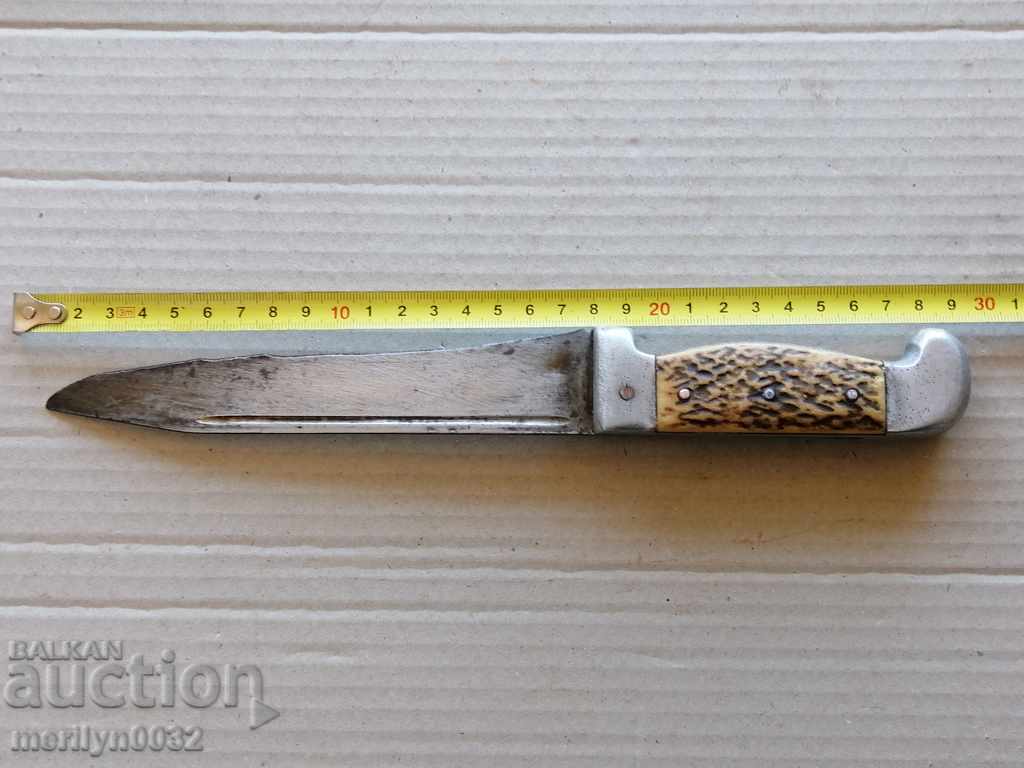 An old hunting knife with a dagger dagger, a blade with price 89.00 BGN | € 45.50 An old hunting knife with a dagger dagger, a blade with price 89.00 BGN | € 45.50
