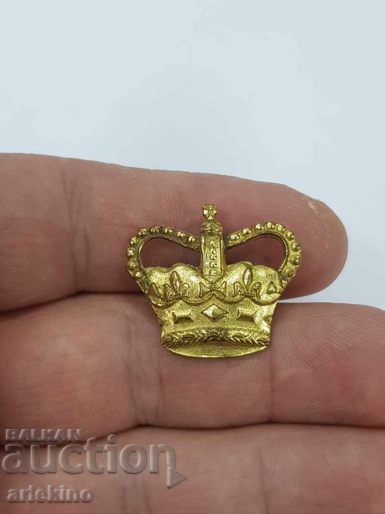 O veche coroană militară aurită pentru lăstari sau epoleți