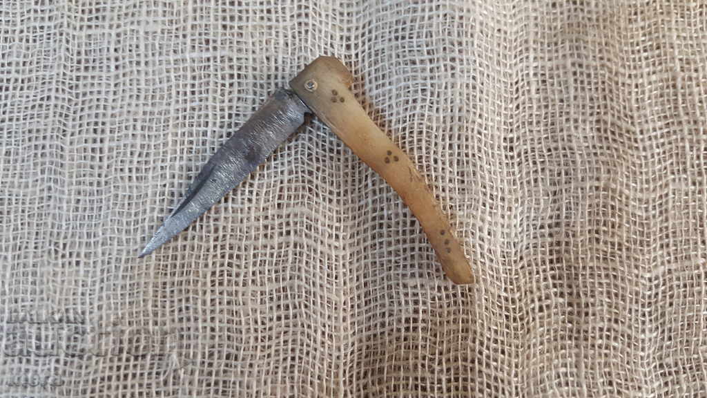 Μικροσκοπικό πόδι από ατσάλι, κόκαλο και ορειχάλκινα ένθετα με τιμή 20.00 BGN | € 10.23 Μικροσκοπικό πόδι από ατσάλι, κόκαλο και ορειχάλκινα ένθετα με τιμή 20.00 BGN | € 10.23