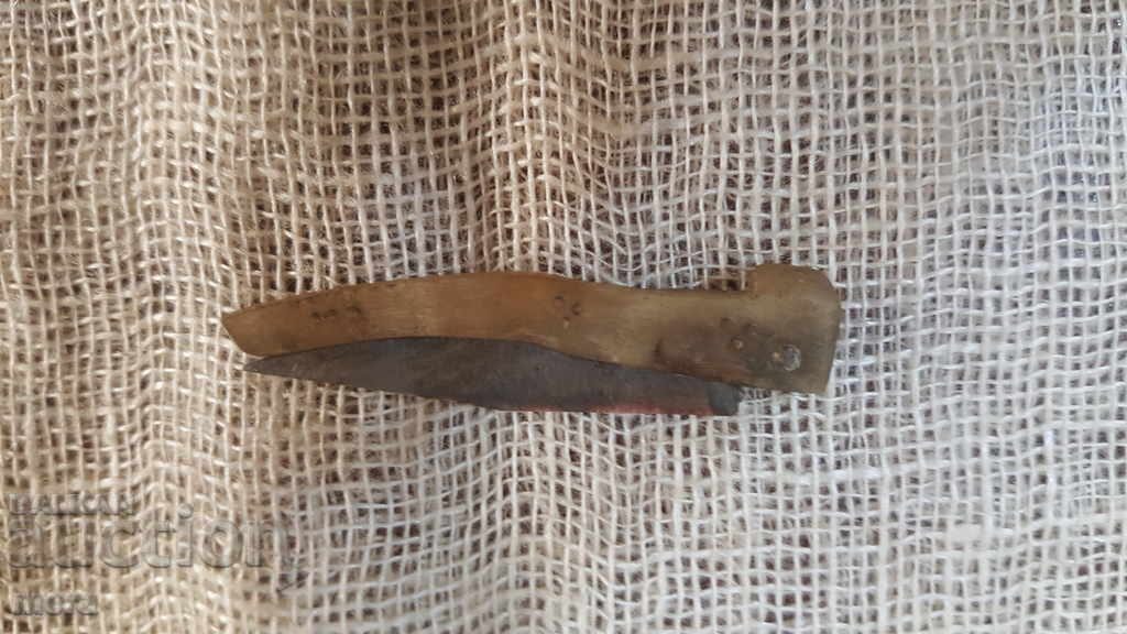 Δημοπρασία Μικροσκοπικό πόδι από ατσάλι, κόκαλο και ορειχάλκινα ένθετα Δημοπρασία Μικροσκοπικό πόδι από ατσάλι, κόκαλο και ορειχάλκινα ένθετα