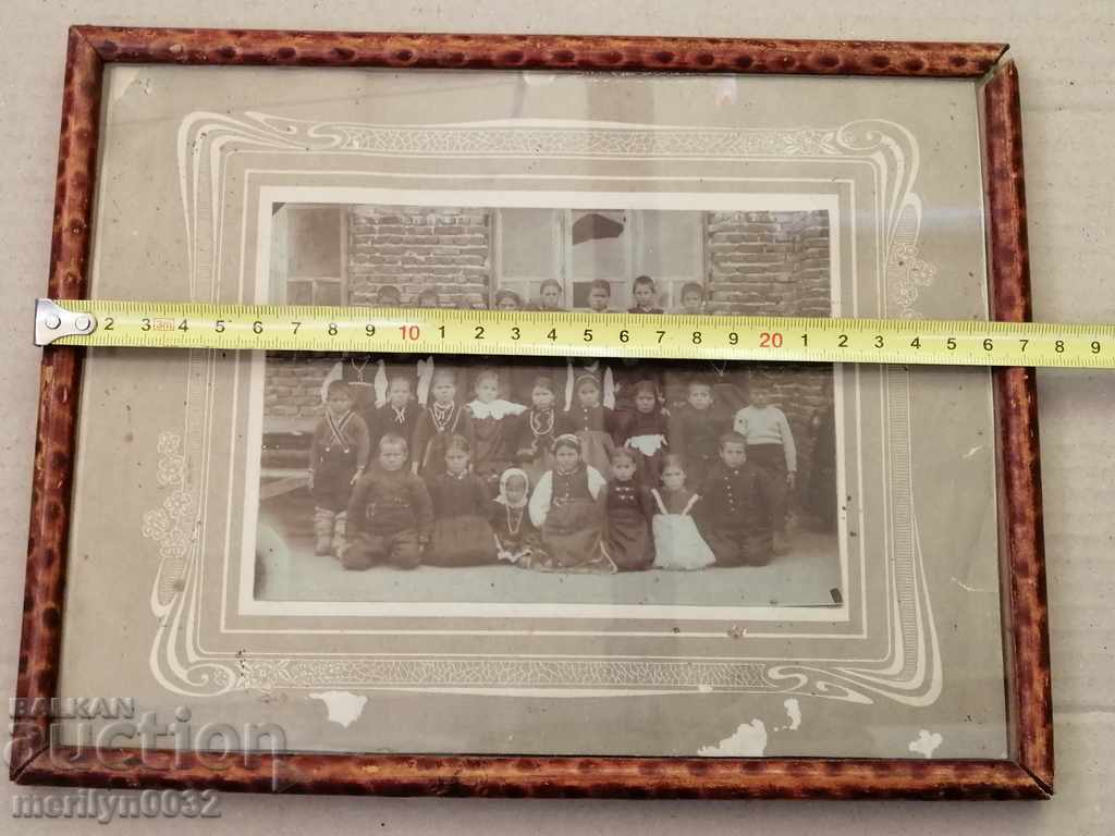 Аукцион Портрет от бабините тавани снимка, фотография в рамка