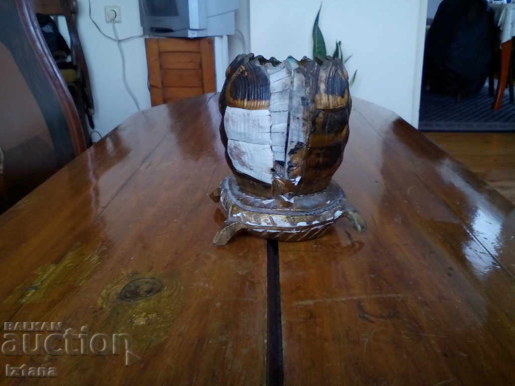 Delivery of An old tortoise pencil