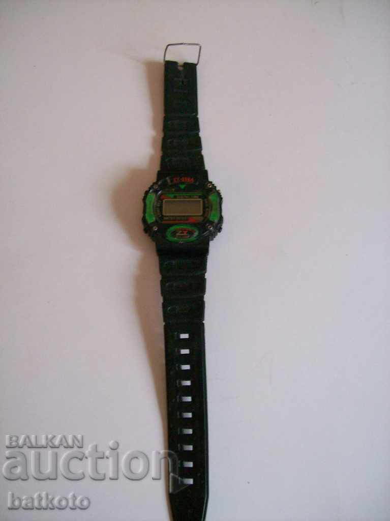 Un ceas electronic vechi de la sfârșitul anilor 80