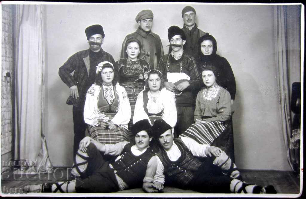 OLD PHOTOGRAPHY-DOBRICH-THEATER-AUTHENTIC PEOPLE-ETHNO with price 7.00 BGN | € 3.58 OLD PHOTOGRAPHY-DOBRICH-THEATER-AUTHENTIC PEOPLE-ETHNO with price 7.00 BGN | € 3.58