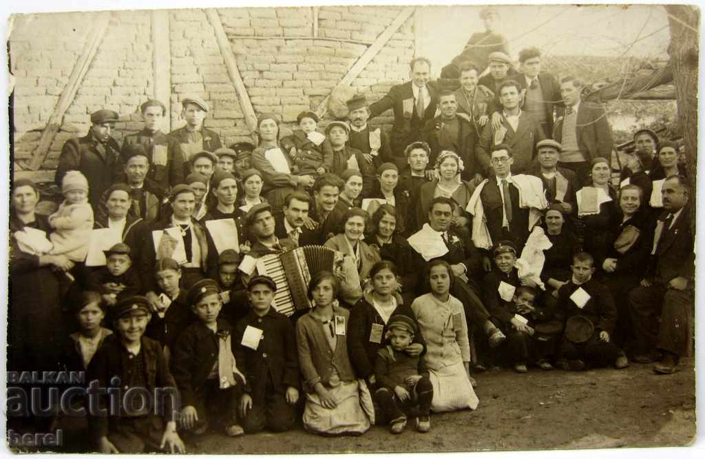 OLD PHOTOGRAPHY-WEDDING-BRIDES-VILLAGE MENENKOVO-1936 with price 6.00 BGN | € 3.07 OLD PHOTOGRAPHY-WEDDING-BRIDES-VILLAGE MENENKOVO-1936 with price 6.00 BGN | € 3.07