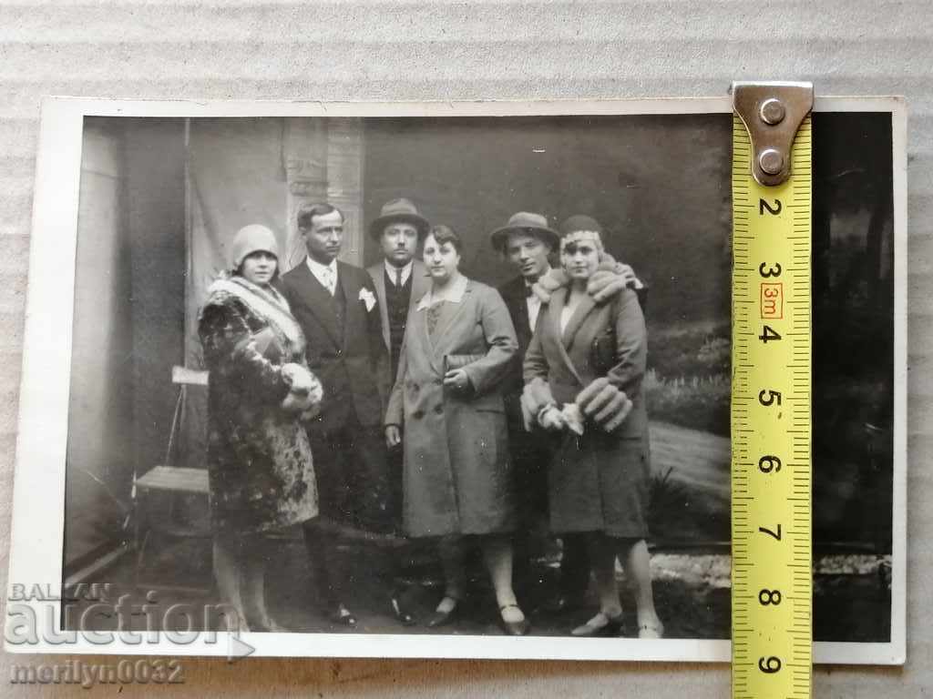 Delivery of Old Photo Photography Portrait Company Delivery of Old Photo Photography Portrait Company