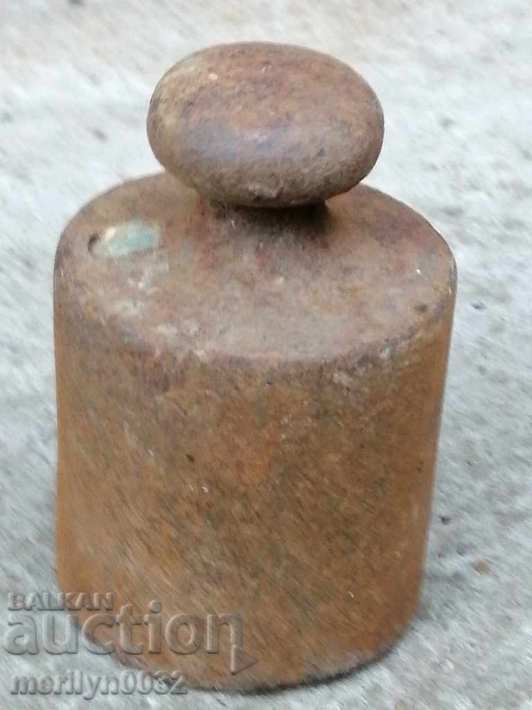 Old weighing scale, exaggeration, kilogram control weight with price 24.00 BGN | € 12.27 Old weighing scale, exaggeration, kilogram control weight with price 24.00 BGN | € 12.27