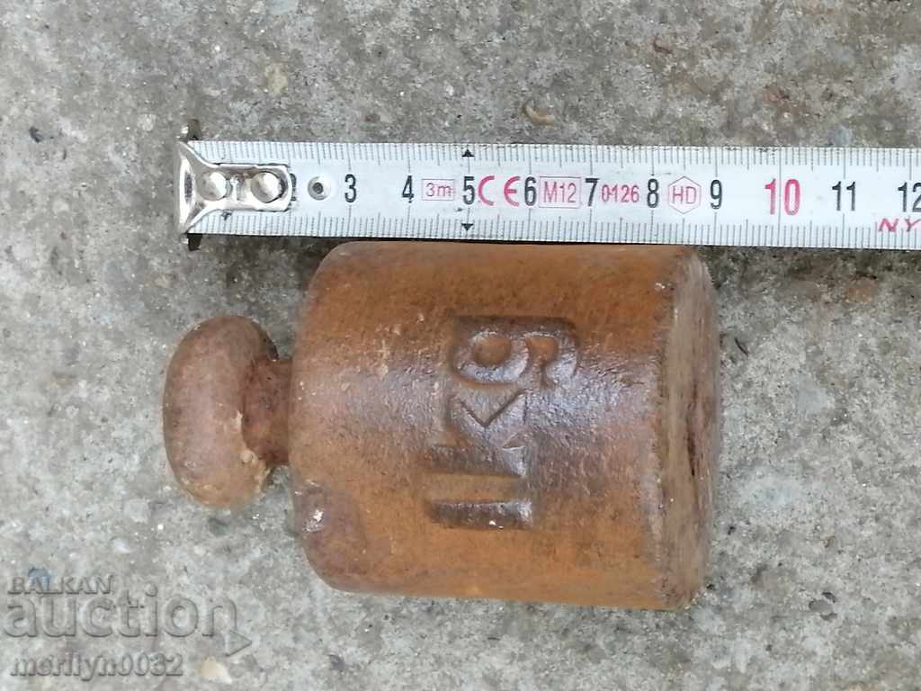 Auction Old weighing scale, exaggeration, kilogram control weight Auction Old weighing scale, exaggeration, kilogram control weight