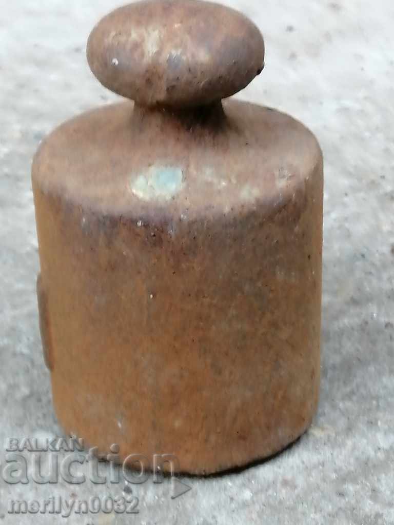 Old weighing scale, exaggeration, kilogram control weight - 5 Old weighing scale, exaggeration, kilogram control weight - 5