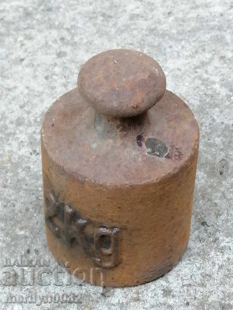 Old weighing scale, exaggeration, kilogram control weight - 5