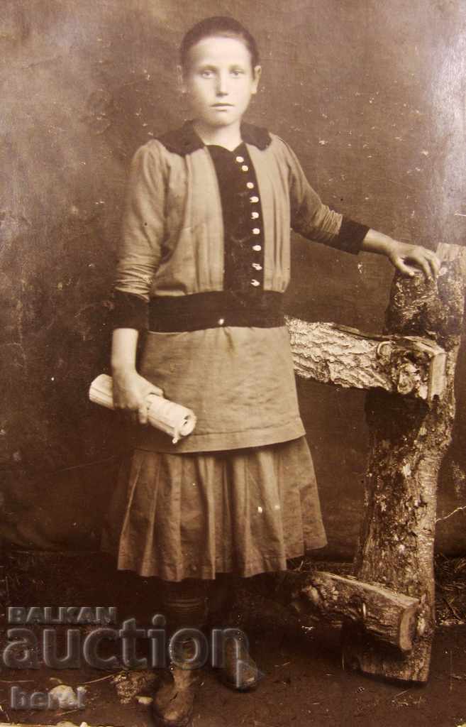 OLD PHOTOGRAPHY-RETRO CLOTHING-YOUNG LADY-CDV with price 6.50 BGN | € 3.32 OLD PHOTOGRAPHY-RETRO CLOTHING-YOUNG LADY-CDV with price 6.50 BGN | € 3.32