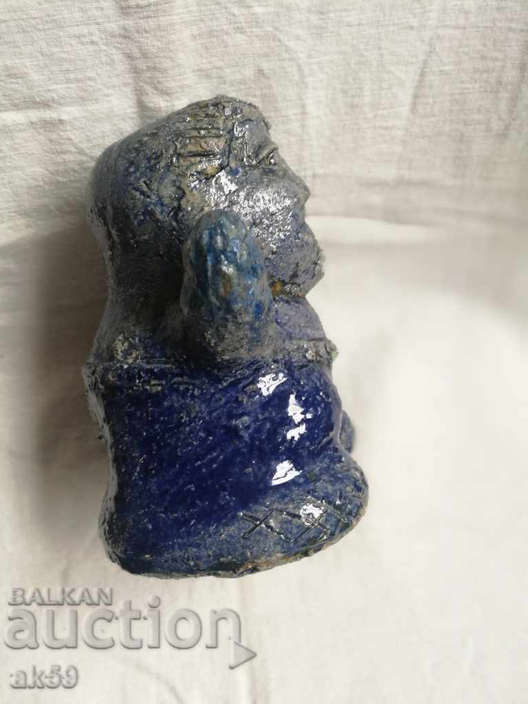 Livrarea Plastic mic, sculptură - „Câștigătorul” - masă din argilă. Livrarea Plastic mic, sculptură - „Câștigătorul” - masă din argilă.