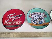 Plate 2 pieces, red, with motifs, porcelain