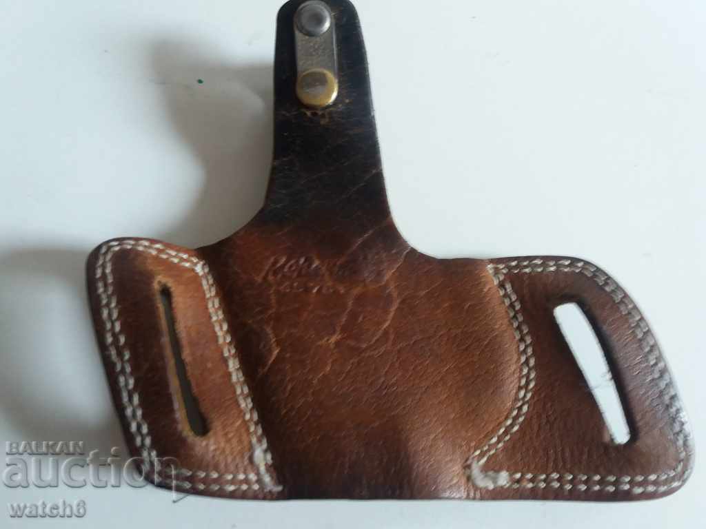 Auction Lot of leather goods Auction Lot of leather goods